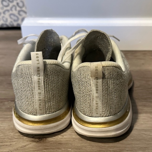 APL TechLoom Pro Running Shoe - Picture 7 of 9